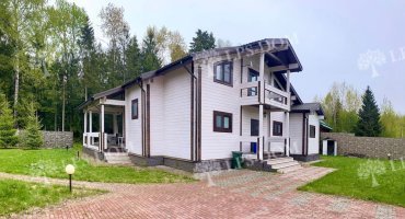 ДОМ ИЗ КЛЕЕНОГО БРУСА С УЧАСТКОМ У ЛЕСА С БАССЕЙНОМ фото